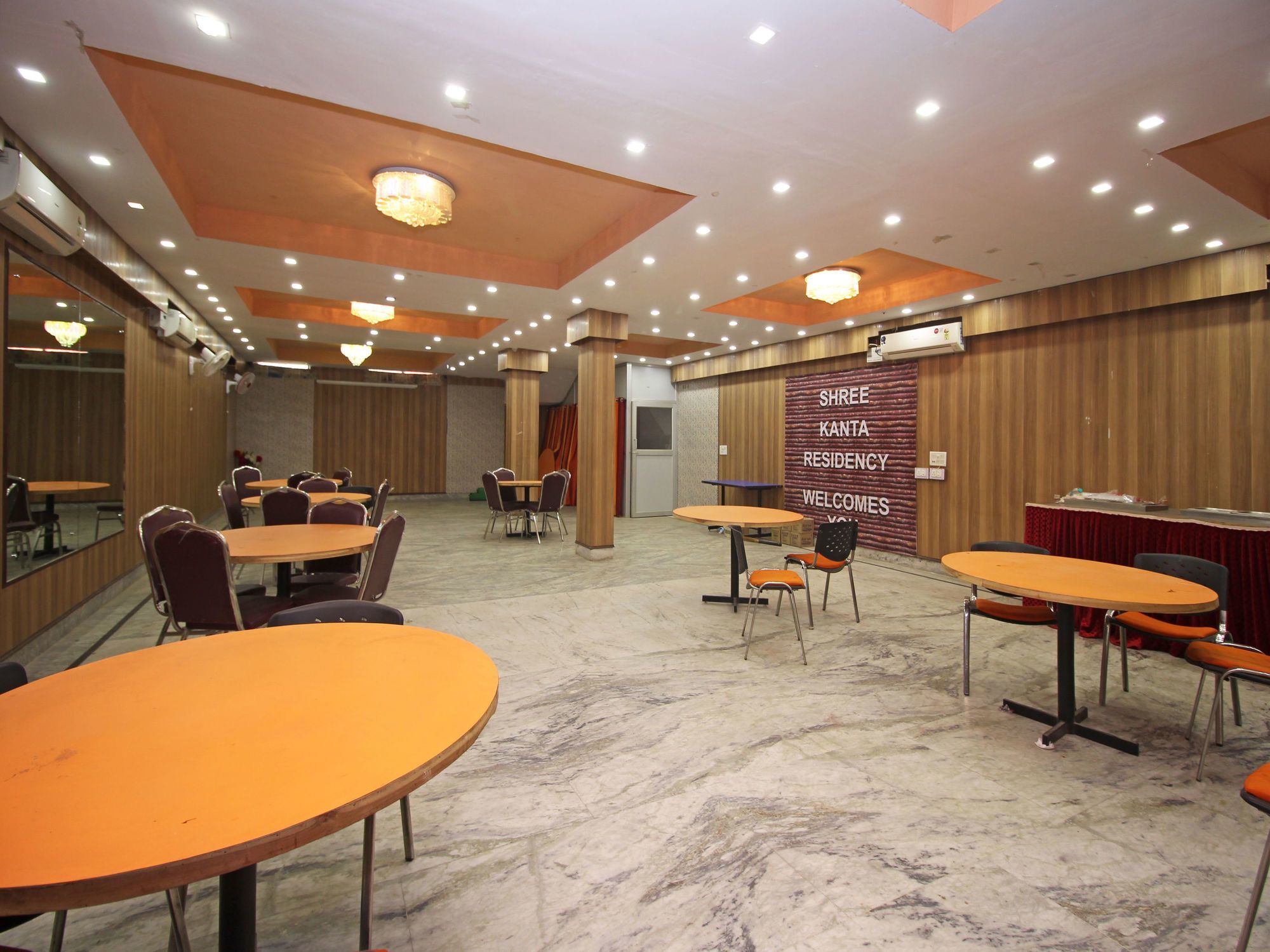 Oyo 576 Hotel Shree Kanta Residency Gurgaon Bagian luar foto