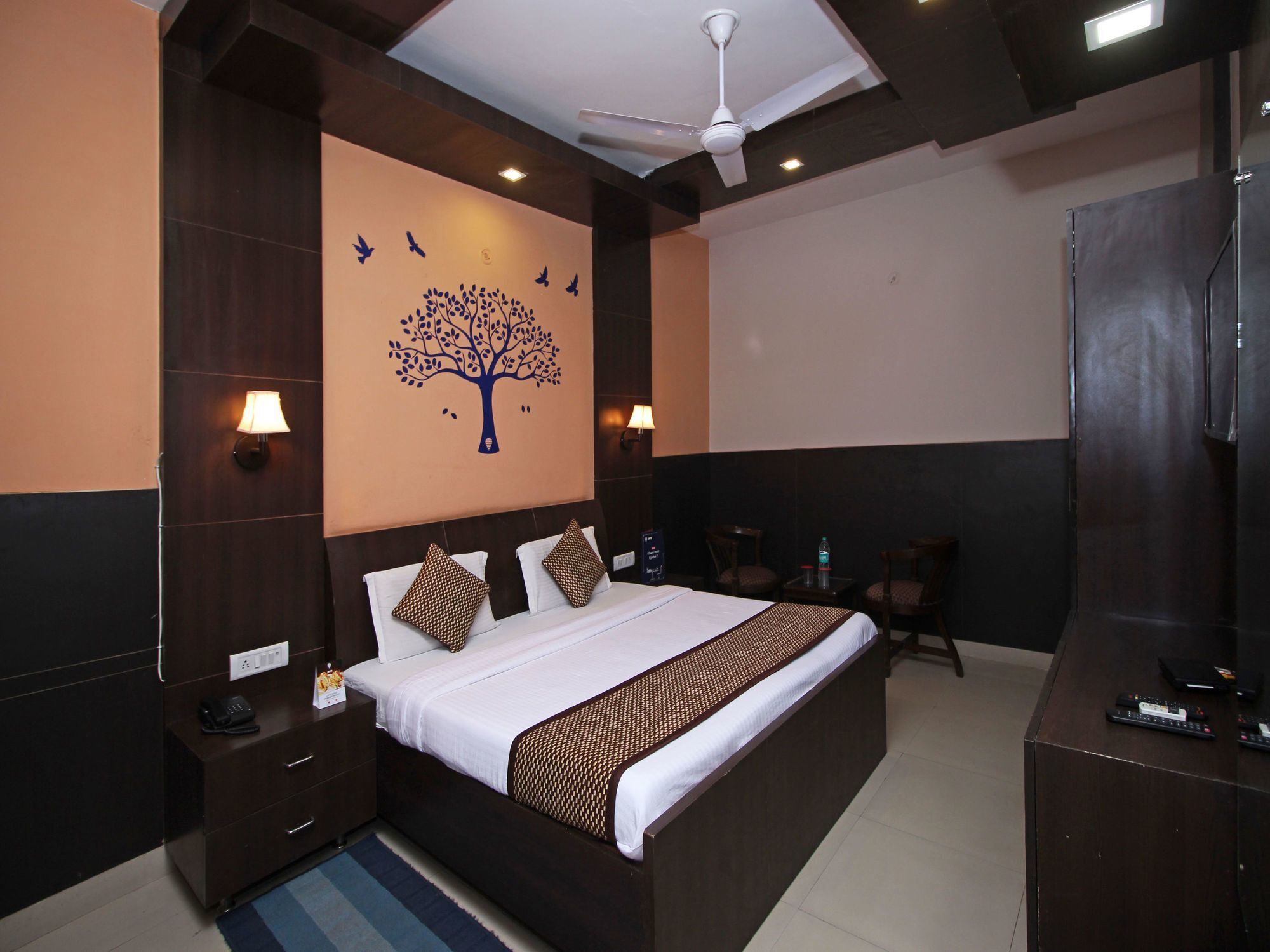 Oyo 576 Hotel Shree Kanta Residency Gurgaon Bagian luar foto