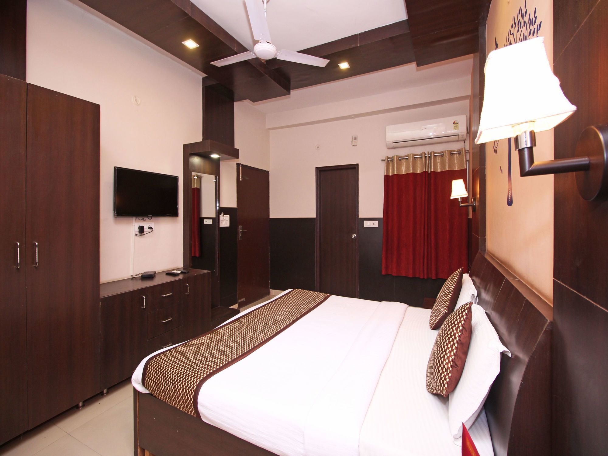 Oyo 576 Hotel Shree Kanta Residency Gurgaon Bagian luar foto