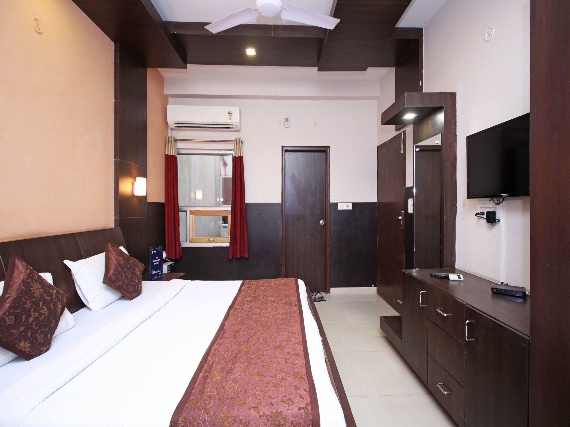 Oyo 576 Hotel Shree Kanta Residency Gurgaon Bagian luar foto