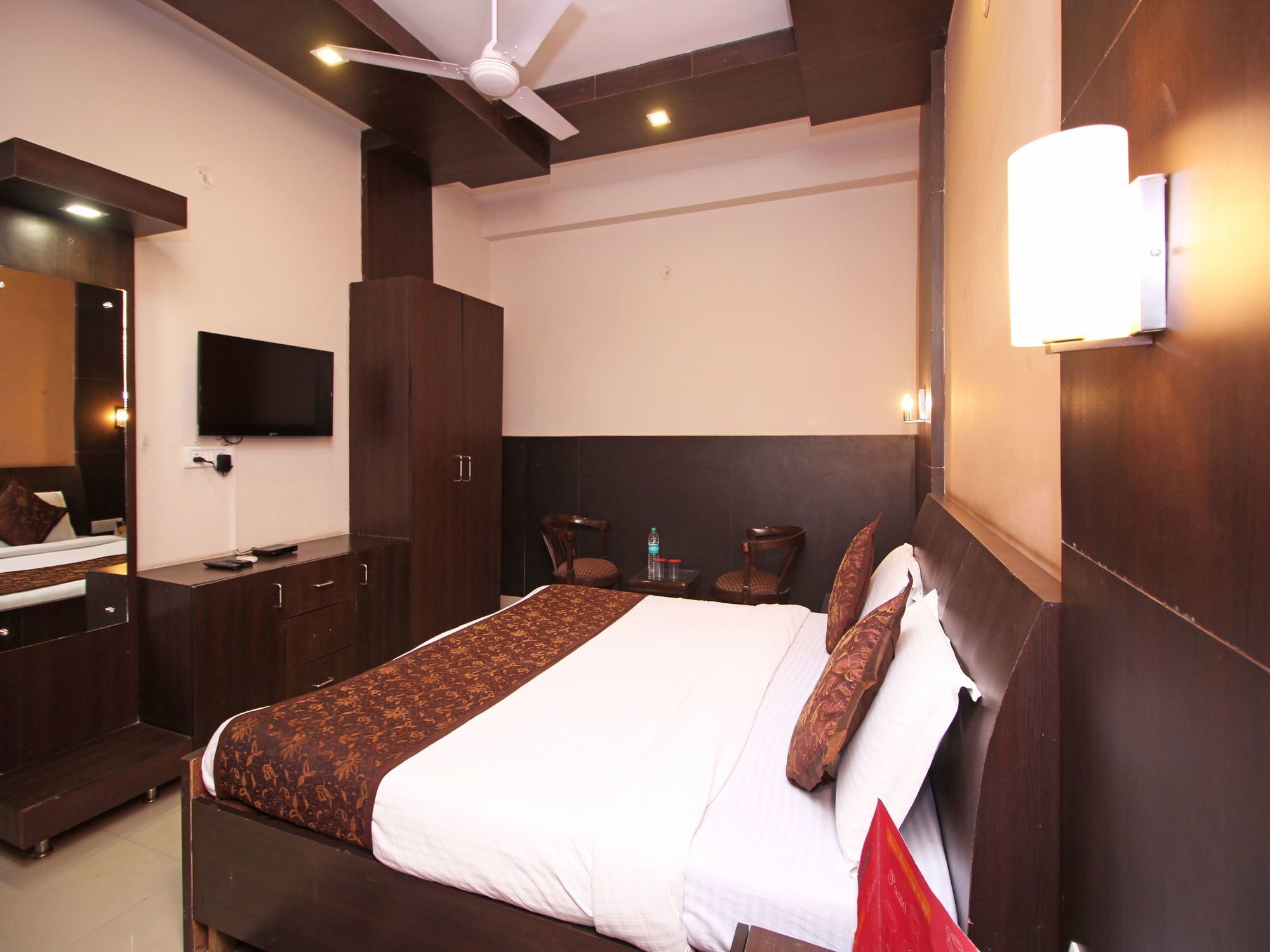 Oyo 576 Hotel Shree Kanta Residency Gurgaon Bagian luar foto