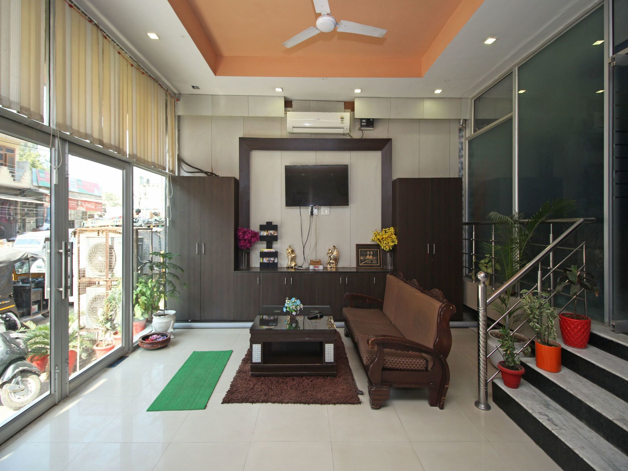 Oyo 576 Hotel Shree Kanta Residency Gurgaon Bagian luar foto